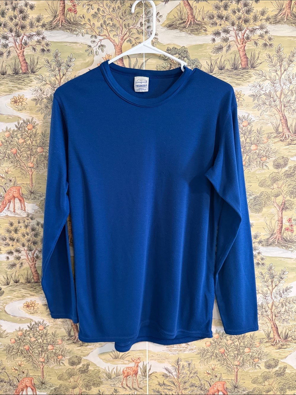 Vintage Patagonia Men's Long Sleeve Crew Neck Shirt - Royal Blue
